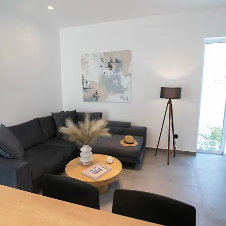 White House Project Vouliagmeni 2 * Афины
