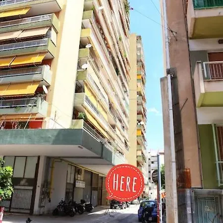 A Cozy Modern 4 Minutes Walk From Metro Apartment