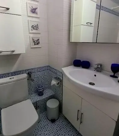 A Cozy Modern 4 Minutes Walk From Metro Apartment Athens