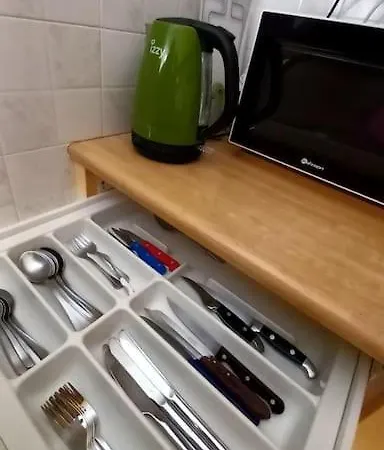 Apartment A Cozy Modern 4 Minutes Walk From Metro Athens