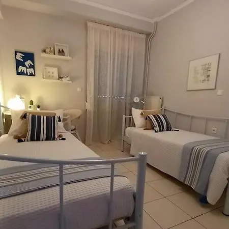 A Cozy Modern 4 Minutes Walk From Metro