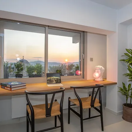 Eclectic Acropolis Rooftop Loft Apartment *