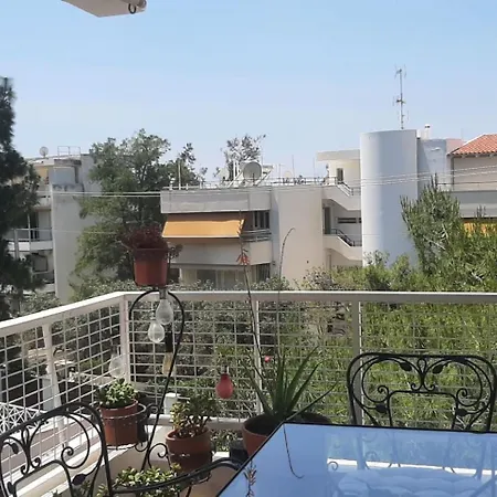 το σπίτι του καπετάνιου στη βουλιαγμένη *