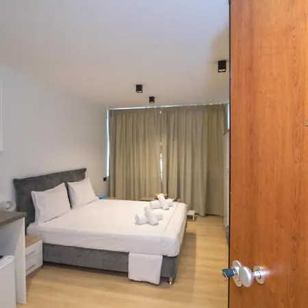 Facadoro Apartment *