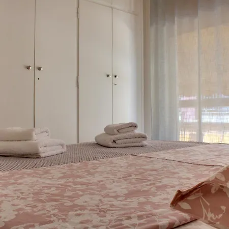 Modern Cozy In Downtown Apartment