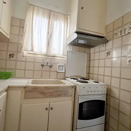 Apartment Mario's Comfortable Local Apartment, Next To Metro Station, Close To Acropolis