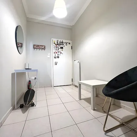 Mario's Comfortable Local Apartment, Next To Metro Station, Close To Acropolis Apartment