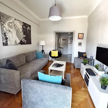 Mario's Comfortable Local Apartment, Next To Metro Station, Close To Acropolis Apartment *