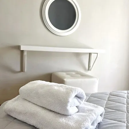 Apartamento Mario's Comfortable Local Apartment, Next To Metro Station, Close To Acropolis Atenas