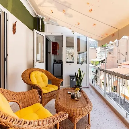Under The Hill Apartment