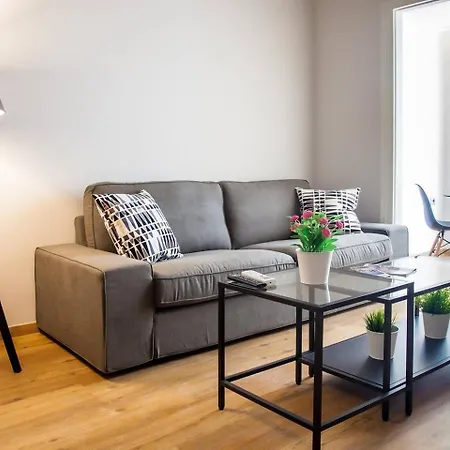 Toni's Charming 2bd, Close Thisseo Metro Apartment *