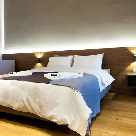 Toni's Charming 2bd, Close Thisseo Metro *