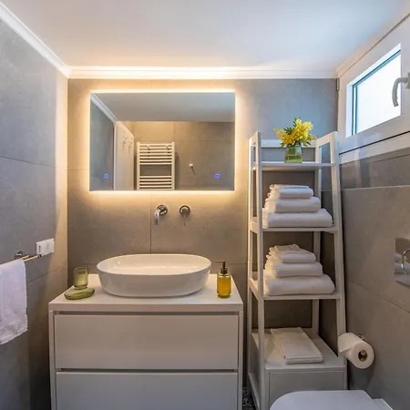 Artsy Spacious Cozy In Glyfada Center Athens