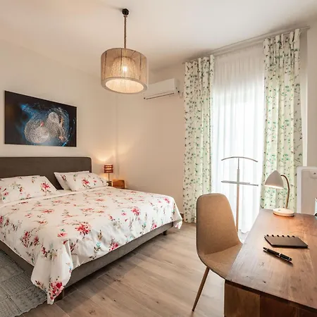 Artsy Spacious Cozy In Glyfada Center * Athens