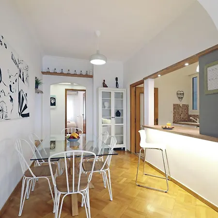 Kolonaki Flat B - Greecing Athens