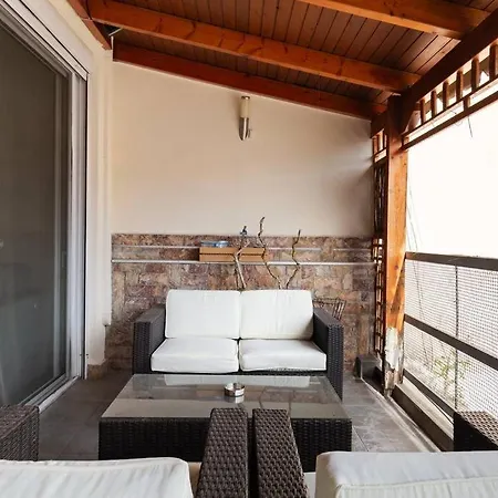 Apartment Budget In Next To Metro Station By Atheniankeys Athens