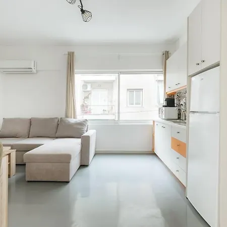 Spacious Featuring A Private Terrace Athens