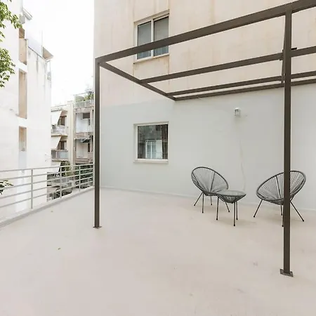 Apartment Spacious Featuring A Private Terrace