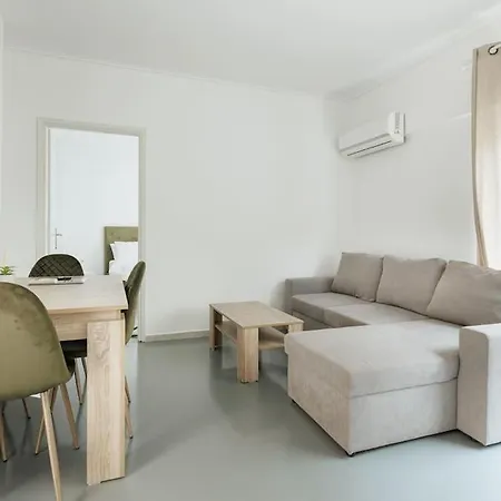 Apartment Spacious Featuring A Private Terrace