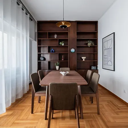 Apartment Yestayhomes Three Bedroom Sina