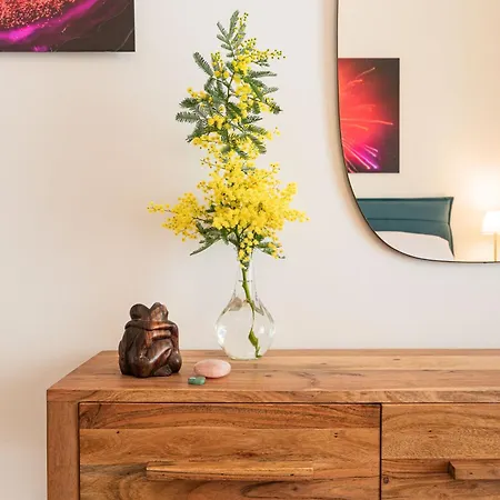 Artsy Spacious Cozy In Glyfada Center