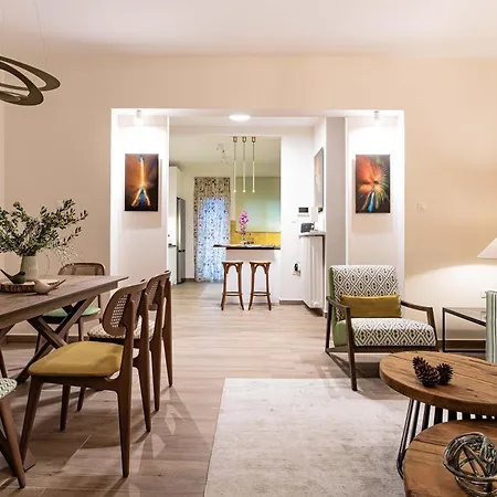 Artsy Spacious Cozy In Glyfada Center Apartment *