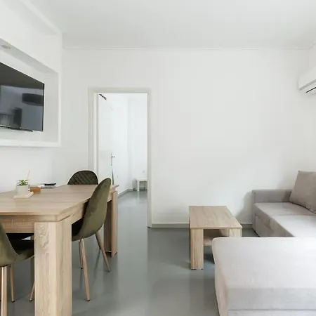 Spacious Featuring A Private Terrace Apartment Athens