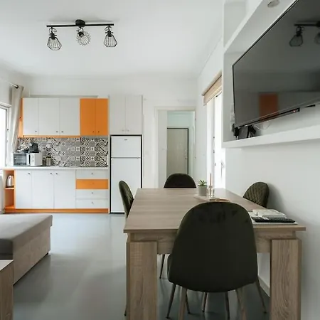 Spacious Featuring A Private Terrace * Athens