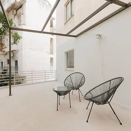 Apartment Spacious Featuring A Private Terrace