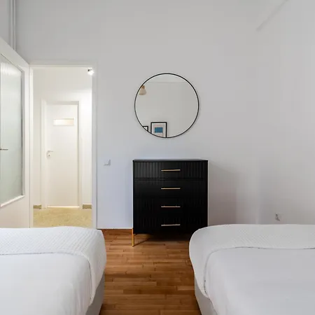 Yestayhomes Three Bedroom Sina Athens
