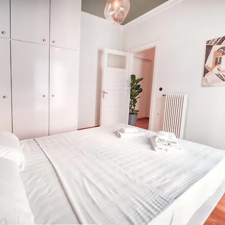 Apollonos Apartment *
