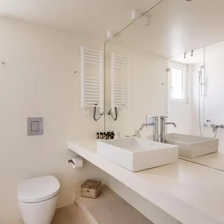 The Hostmaster Metropolitan Penthouse Apartment *