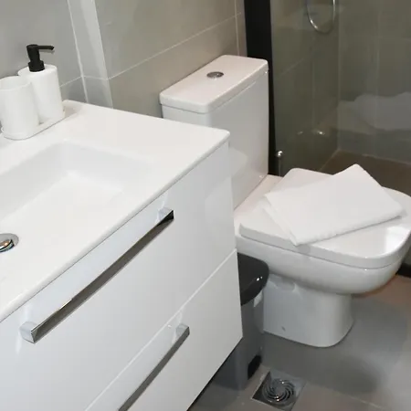 Apartment Spacious Modern In Pagkrati