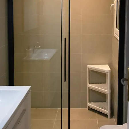 Spacious Modern In Pagkrati *