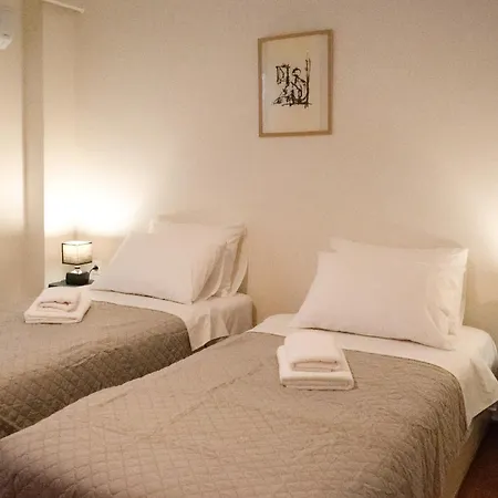 Spacious Modern In Pagkrati * Athens