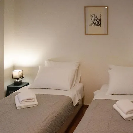 Apartment Spacious Modern In Pagkrati