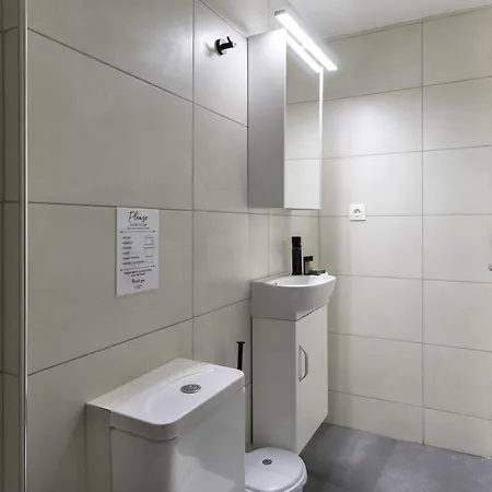 Phaedrus Living: Center Koukaki Flat *