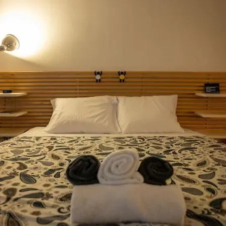 Appartement Modern Bright Cozy Top-floor & Terrace.