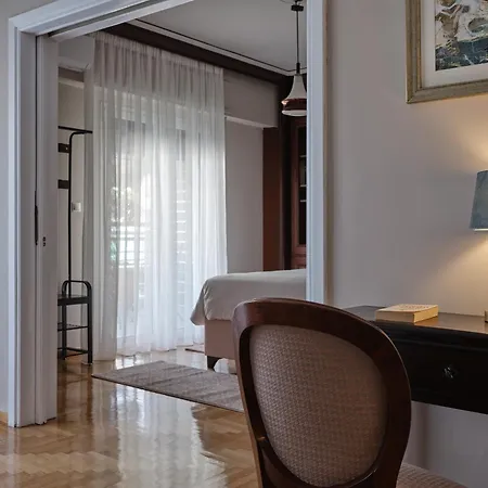 Stunning-classical 2bd Penthouse * Athens