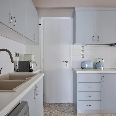 Stunning-classical 2bd Penthouse Athens