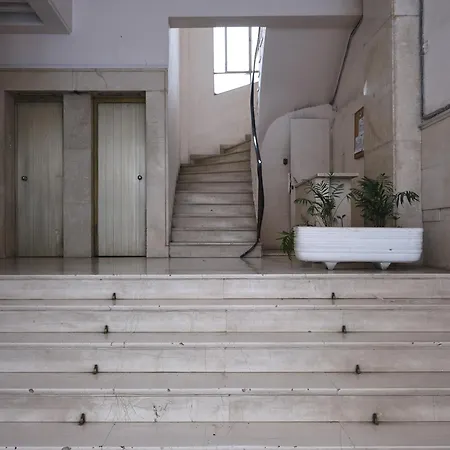 Stunning-classical 2bd Penthouse *