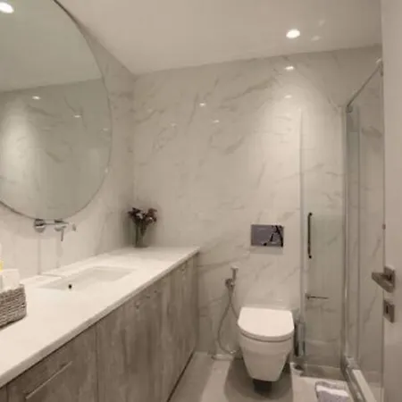 Legeo-luxurious Athenian
