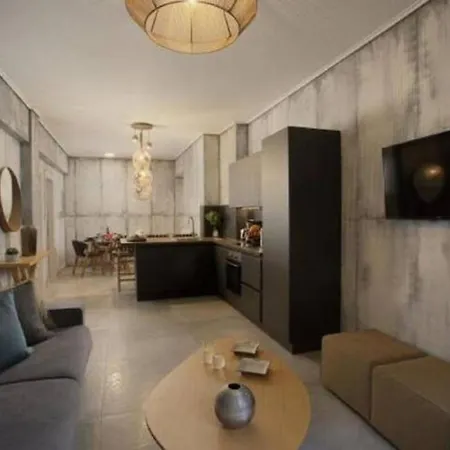 Legeo-luxurious Athenian * Athens
