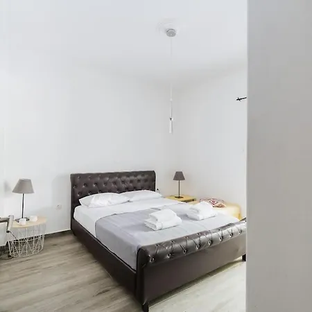 A Place 4 U No18 Apartment *