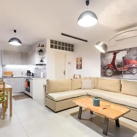 Lovely And Spacious * Athens