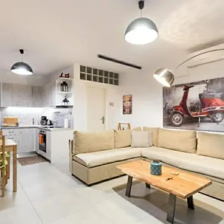 Apartment Lovely And Spacious *