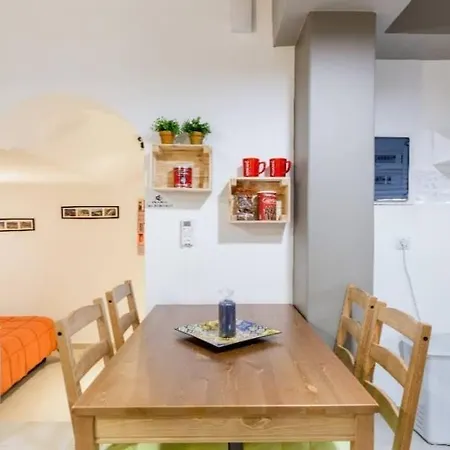 Apartment Lovely And Spacious Athens