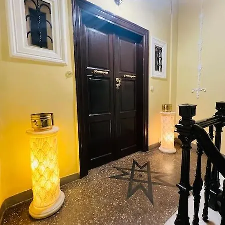 Old Mansion In Center Of Athen