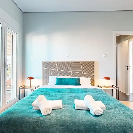 The H Experience - Urban Rooftop Oasis Apartment *