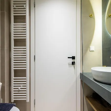 Apartment Mystique 2-bedroom In Athens